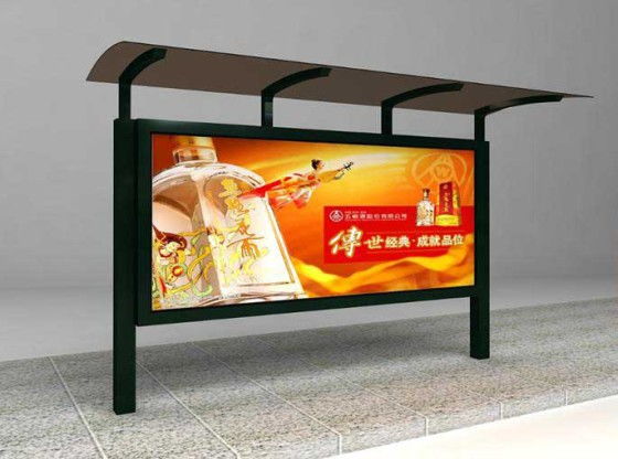 候车亭换画灯箱 城市风景线的动态焕新